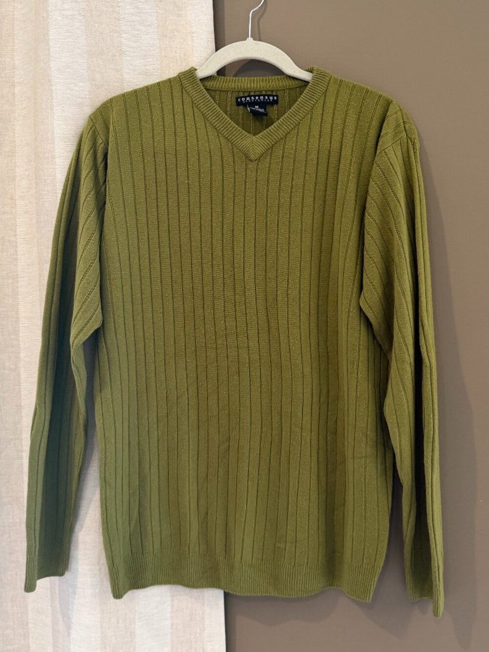 Consensus Men's Army Green Ribbed Long Sleeve V-neck Sweater, Size Medium